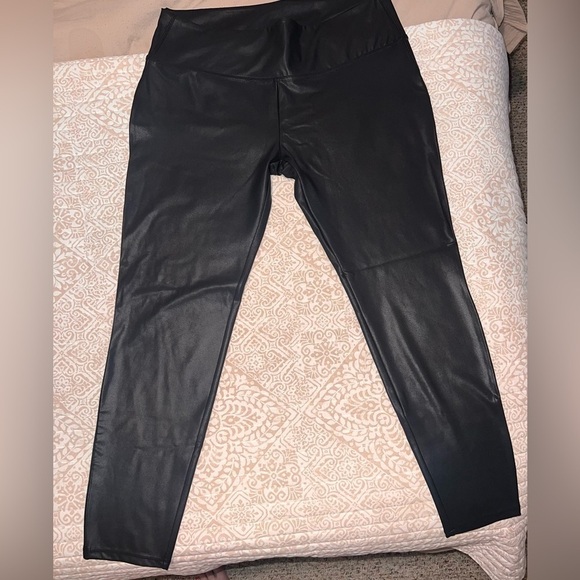 Faux Leather Leggings - Picture 1 of 3